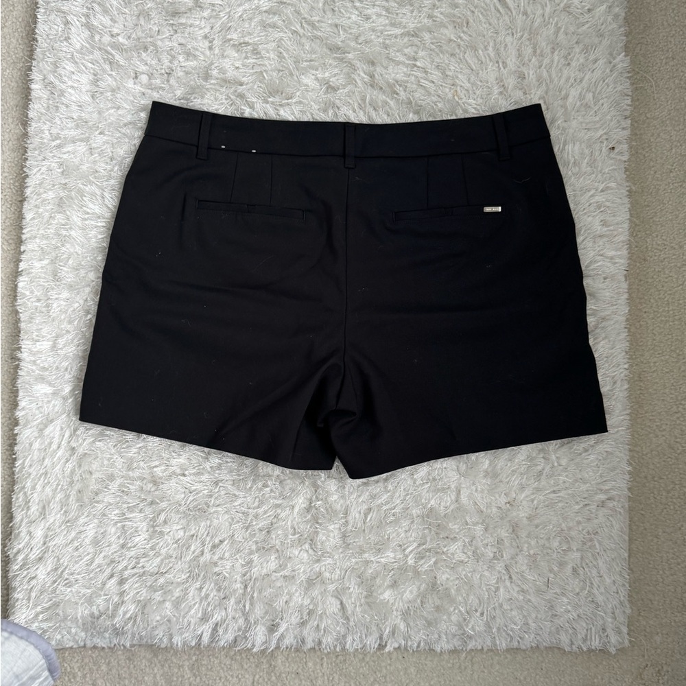 White House black market 5 inch  Women's Black Shorts Size 12 - Picture 5 of 10